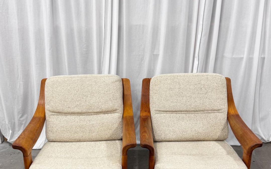 Zestaw 2 foteli proj. Poul Jeppesens