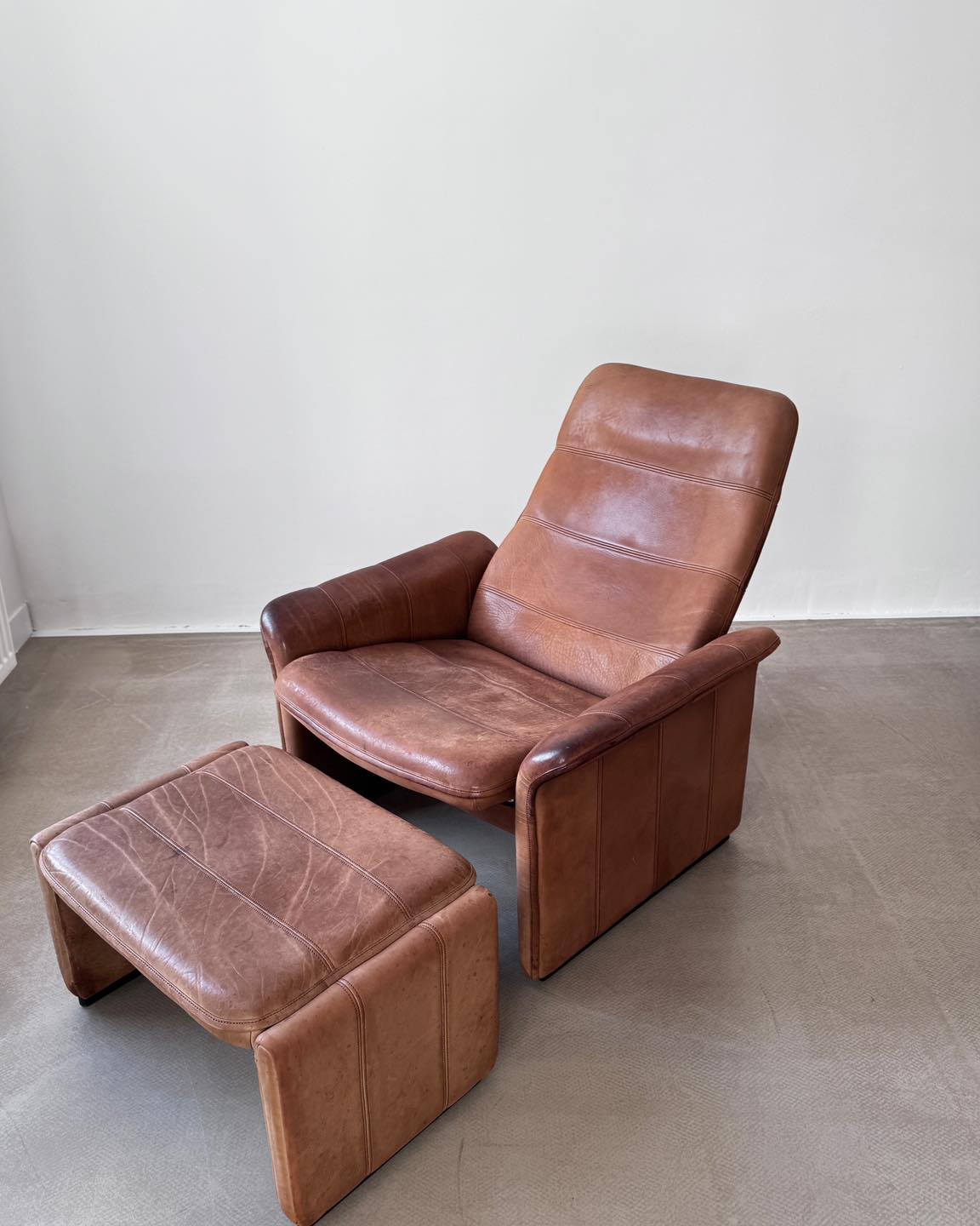 Fotel DE SEDE. Model DS 50 z podn&oacute;żkiem