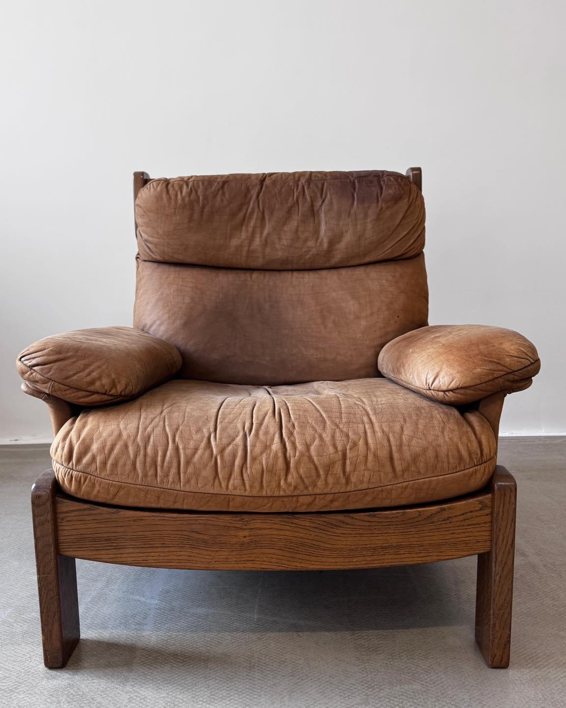 Fotel brutalistyczny