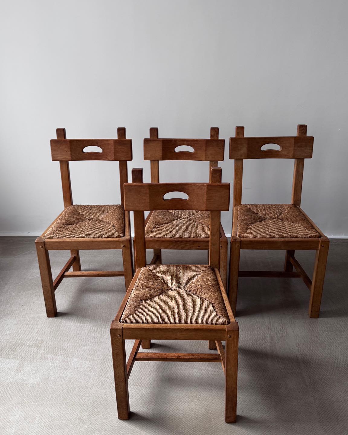 Krzesło brutalistyczne