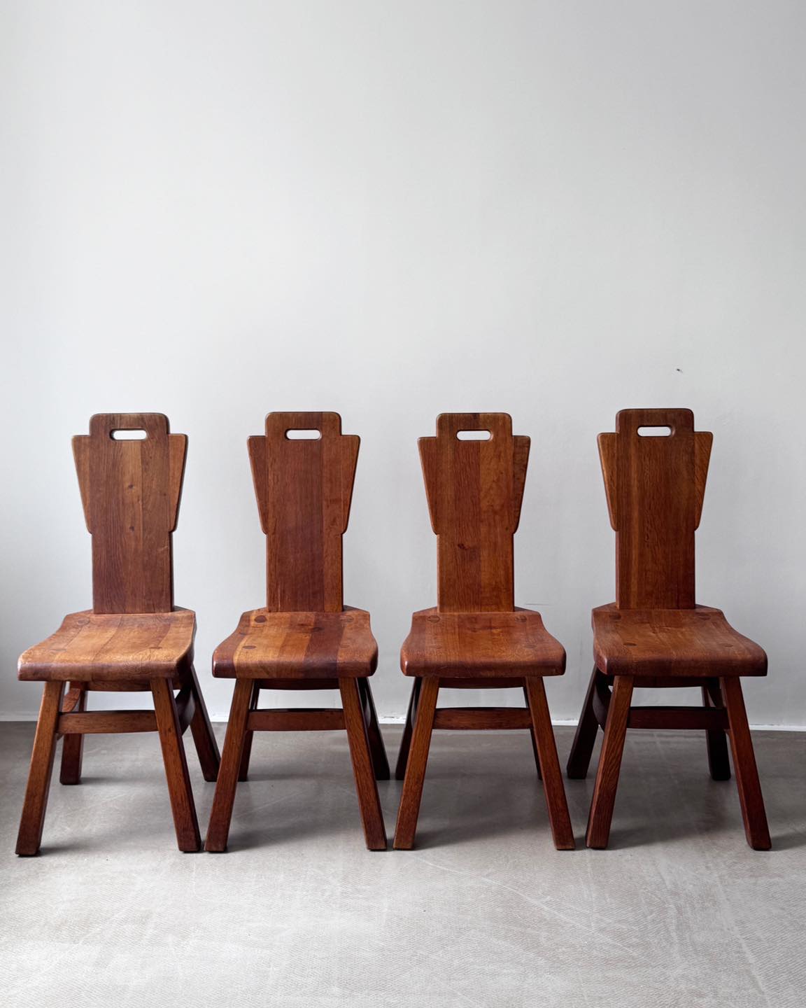 Krzesło brutalistyczne