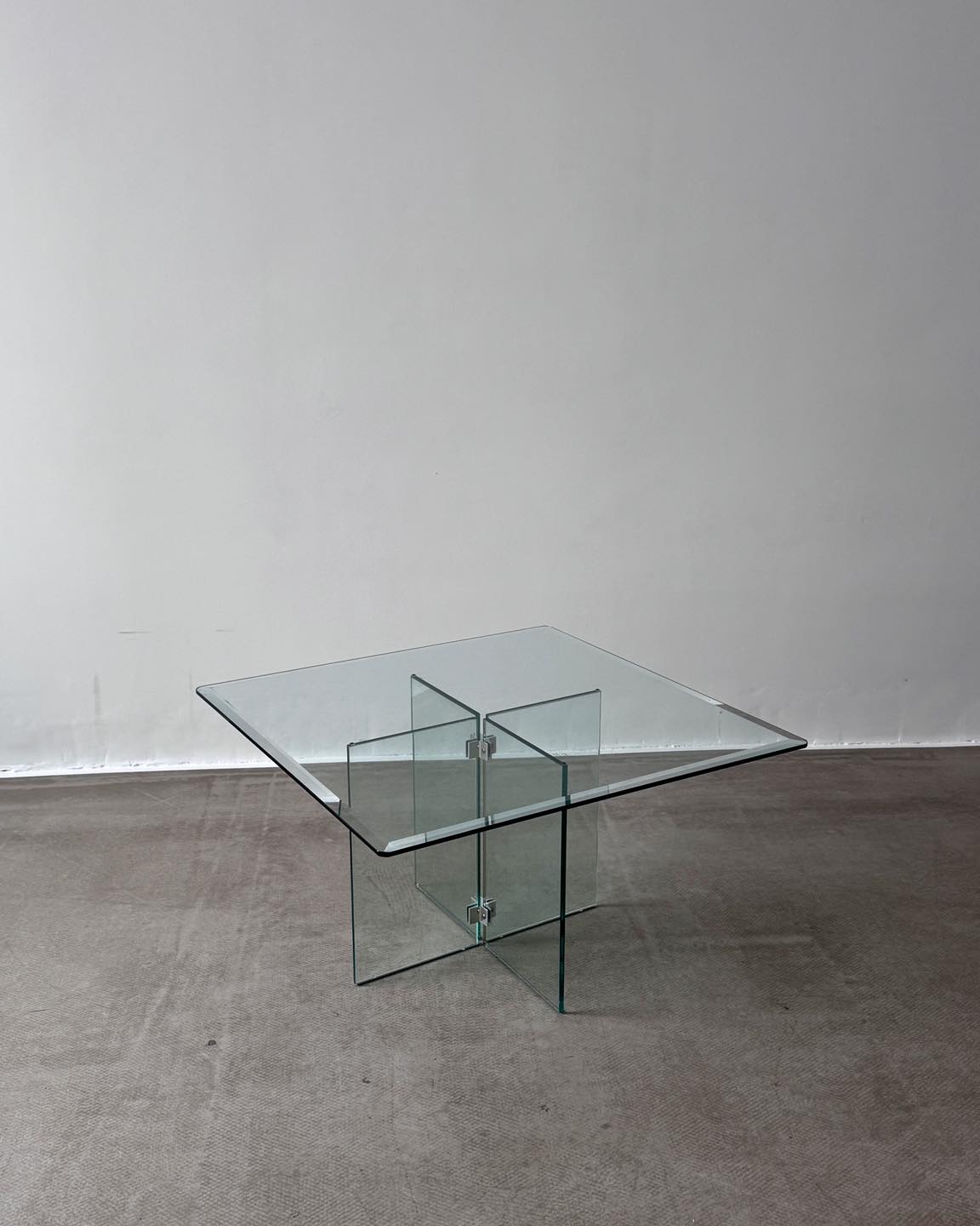 Stolik kawowy 80&times;80