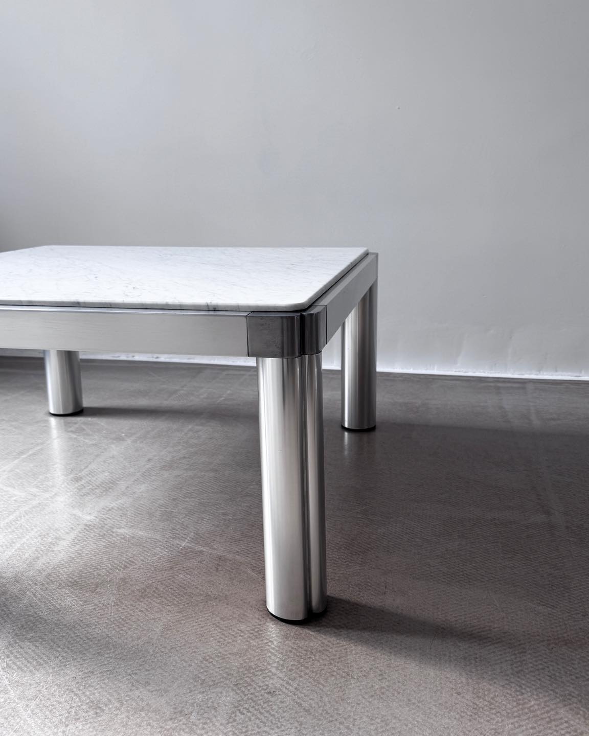 Stolik kawowy 80&times;80, Artifort