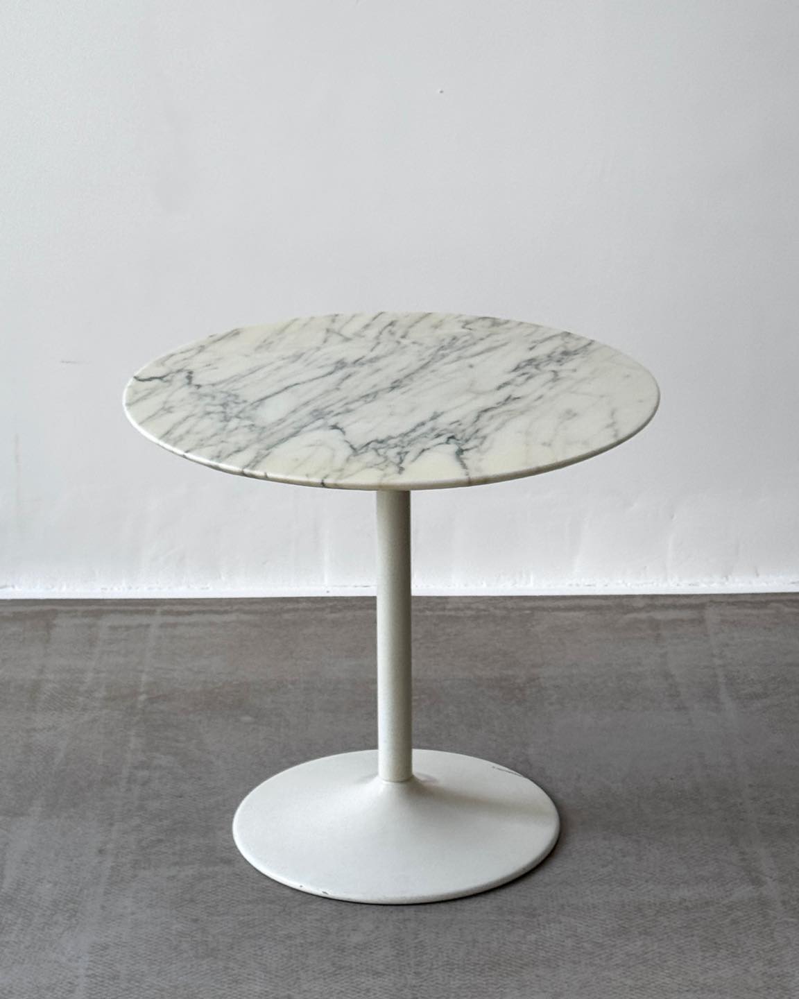 Stolik marmurowy