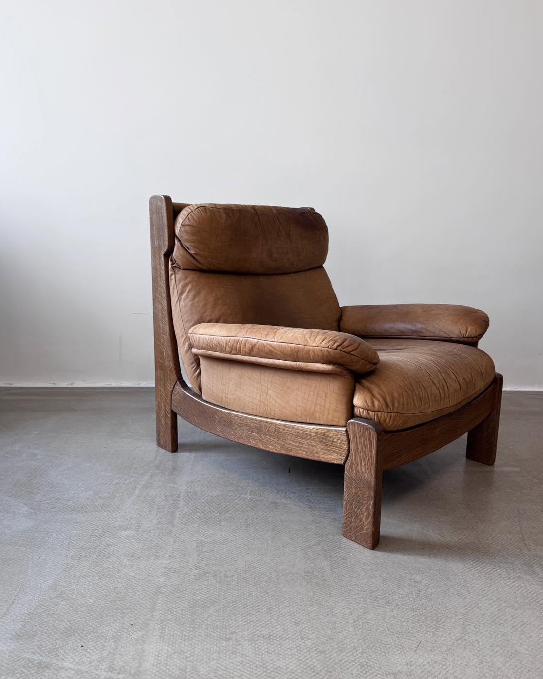 Fotel brutalistyczny