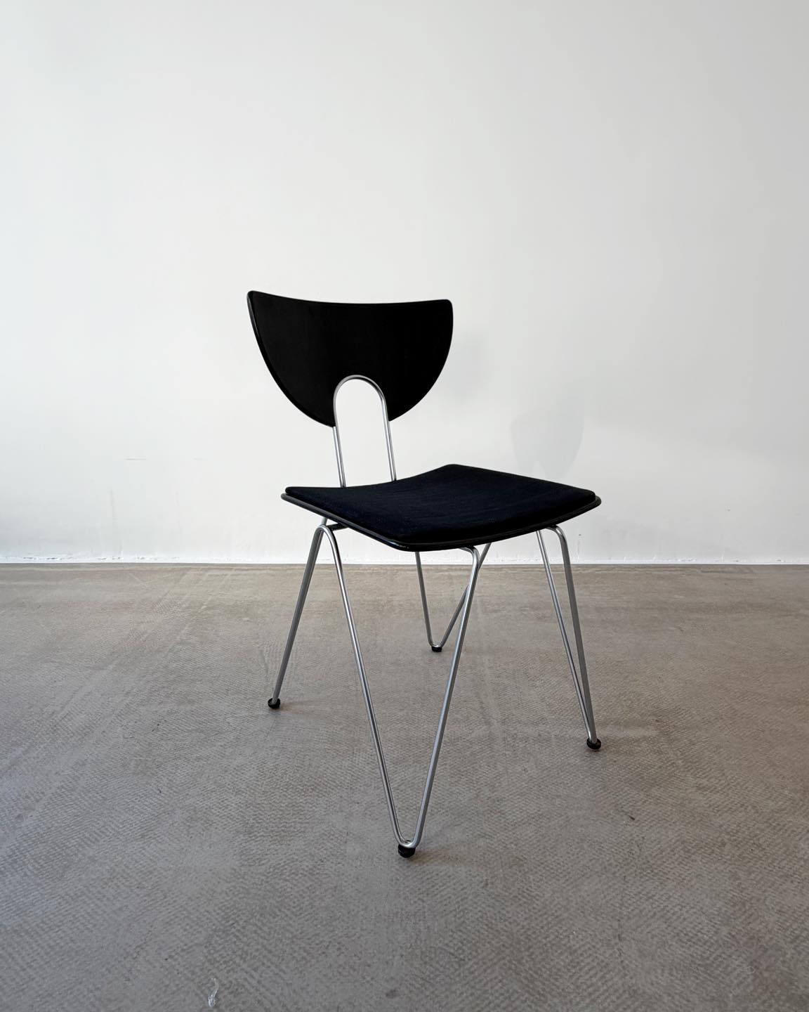 Krzesło Mikado 1800, proj. Waltera Leemana