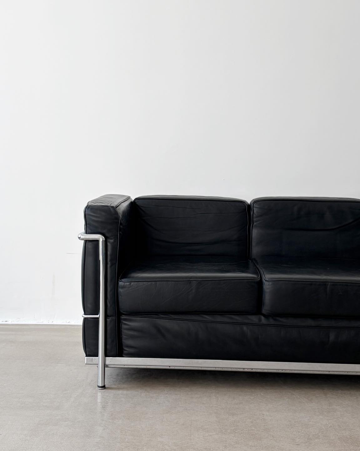 Sofa replika LC2