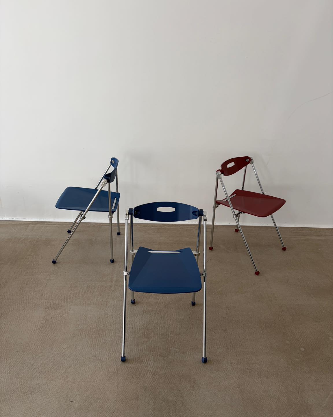 Krzesła Sitland (2 niebieskie, 1 bordo)